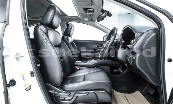 Buy Used Honda HR-V White Car in Bangkok in Bangkok Buy Used Honda HR-V White Car in Bangkok in Bangkok