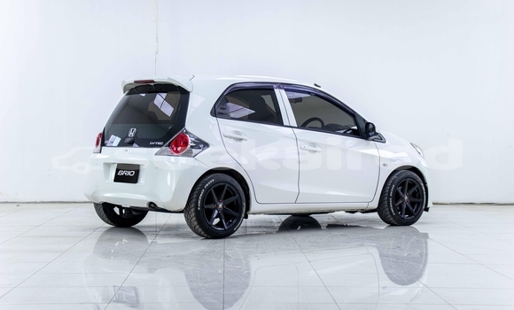 ซื้อ รถมือสอง Honda Brio ขาว รถยนต์ ใน %{เมือง} ใน สมุทรสาคร ซื้อ รถมือสอง Honda Brio ขาว รถยนต์ ใน %{เมือง} ใน สมุทรสาคร