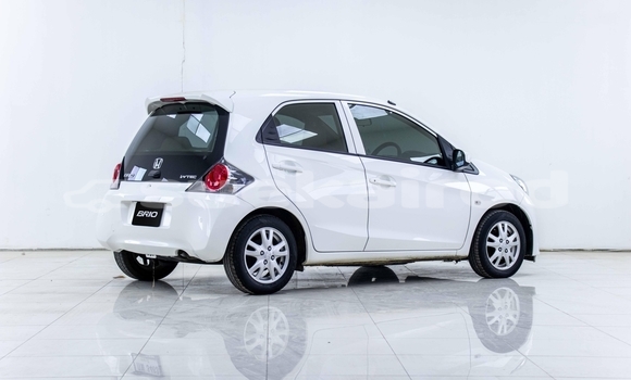 ซื้อ รถมือสอง Honda Brio ขาว รถยนต์ ใน %{เมือง} ใน สมุทรสาคร ซื้อ รถมือสอง Honda Brio ขาว รถยนต์ ใน %{เมือง} ใน สมุทรสาคร