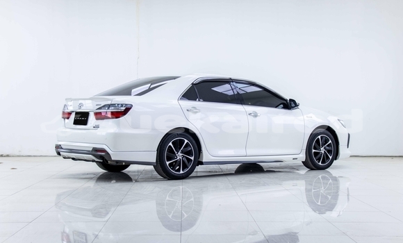 Buy Used Toyota Camry White Car in Samut Sakhon in Samut Sakhon Buy Used Toyota Camry White Car in Samut Sakhon in Samut Sakhon