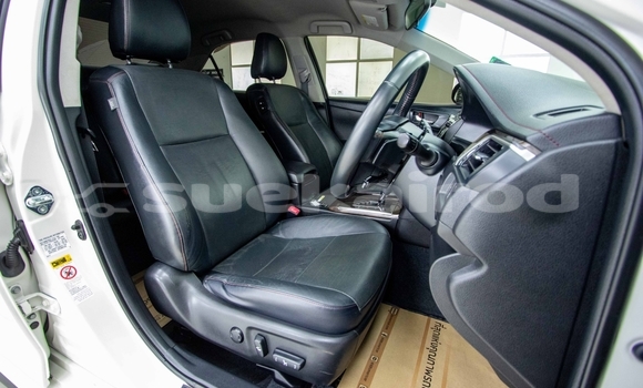 Buy Used Toyota Camry White Car in Samut Sakhon in Samut Sakhon Buy Used Toyota Camry White Car in Samut Sakhon in Samut Sakhon