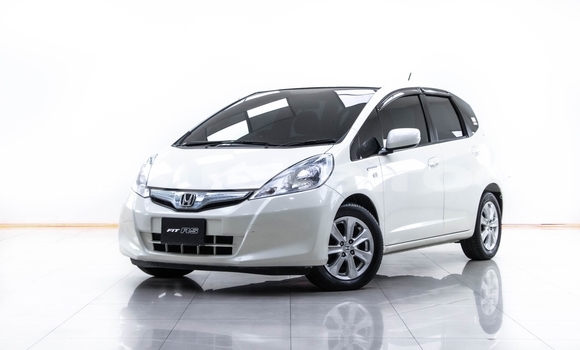 Buy Used Honda Jazz White Car in Samut Sakhon in Samut Sakhon