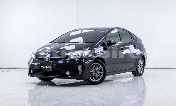 ซื้อ รถมือสอง Toyota Prius สีดำ รถยนต์ ใน %{เมือง} ใน สมุทรสาคร