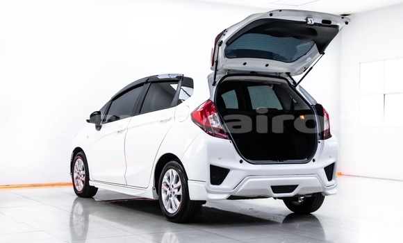 Buy Used Honda Jazz White Car in Samut Sakhon in Samut Sakhon Buy Used Honda Jazz White Car in Samut Sakhon in Samut Sakhon