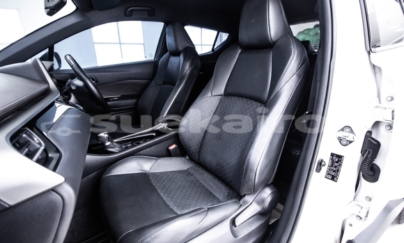 ซื้อ รถมือสอง Toyota C-HR ขาว รถยนต์ ใน %{เมือง} ใน กรุงเทพมหานคร ซื้อ รถมือสอง Toyota C-HR ขาว รถยนต์ ใน %{เมือง} ใน กรุงเทพมหานคร