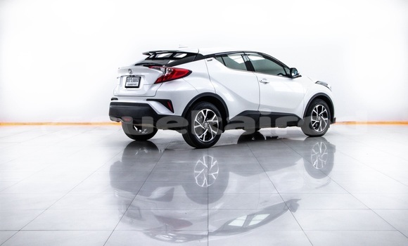 ซื้อ รถมือสอง Toyota C-HR ขาว รถยนต์ ใน %{เมือง} ใน กรุงเทพมหานคร ซื้อ รถมือสอง Toyota C-HR ขาว รถยนต์ ใน %{เมือง} ใน กรุงเทพมหานคร