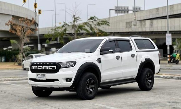 Buy Used Toyota Hiluxe Revo White Car in Bangkok in Bangkok