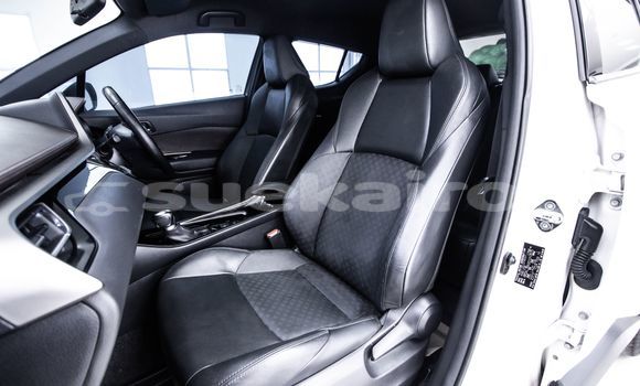 ซื้อ รถมือสอง Toyota C-HR ขาว รถยนต์ ใน %{เมือง} ใน กรุงเทพมหานคร ซื้อ รถมือสอง Toyota C-HR ขาว รถยนต์ ใน %{เมือง} ใน กรุงเทพมหานคร