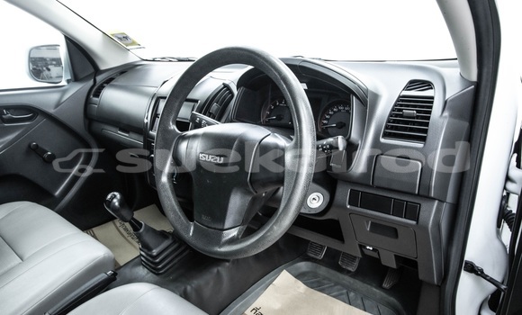 Buy Used Isuzu D–MAX White Car in Bangkok in Bangkok Buy Used Isuzu D–MAX White Car in Bangkok in Bangkok
