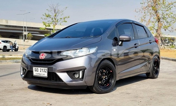ซื้อ รถมือสอง Honda Jazz อื่น ๆ รถยนต์ ใน %{เมือง} ใน กรุงเทพมหานคร