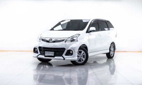 Buy Used Toyota Avanza White Car in Bangkok in Bangkok
