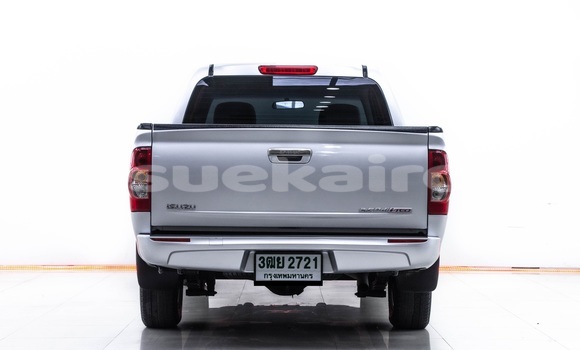 Buy Used Isuzu D–MAX Silver Car in Bangkok in Bangkok Buy Used Isuzu D–MAX Silver Car in Bangkok in Bangkok