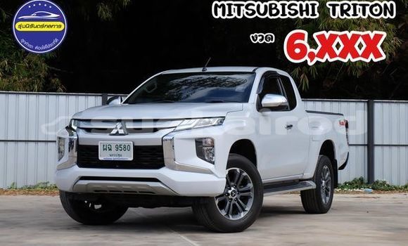 ซื้อ รถมือสอง Mitsubishi Triton ขาว รถยนต์ ใน %{เมือง} ใน กรุงเทพมหานคร