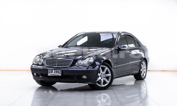 ซื้อ รถมือสอง Mercedes‒Benz C–Class สีน้ำเงิน รถยนต์ ใน %{เมือง} ใน กรุงเทพมหานคร