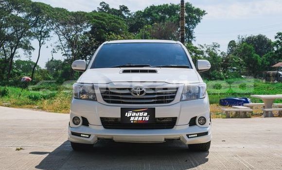 Buy Used Toyota Hiluxe VIGO White Car in Bangkok in Bangkok Buy Used Toyota Hiluxe VIGO White Car in Bangkok in Bangkok