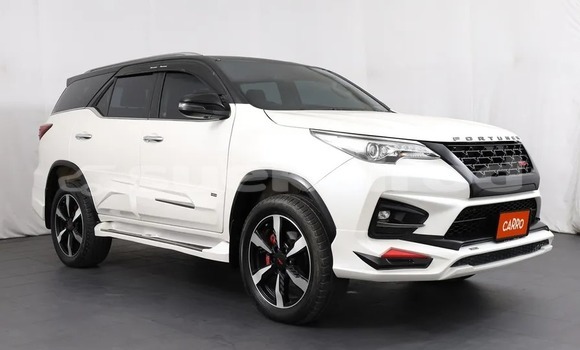 Buy Used Toyota Fortuner White Car in Bangkok in Bangkok