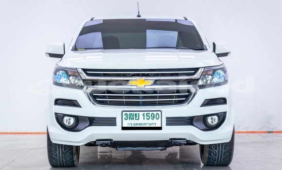 Buy Used Chevrolet Corolado White Car in Bangkok in Bangkok Buy Used Chevrolet Corolado White Car in Bangkok in Bangkok