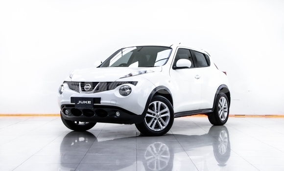 ซื้อ รถมือสอง Nissan Juke ขาว รถยนต์ ใน %{เมือง} ใน สมุทรสาคร