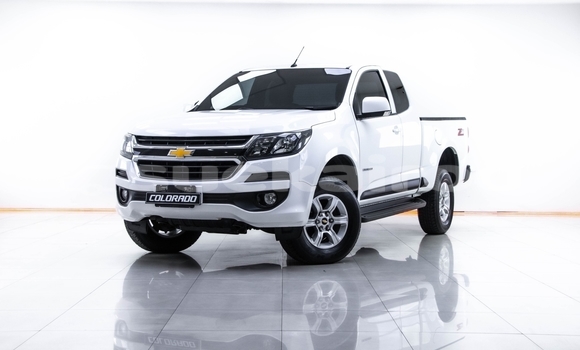 Buy Used Chevrolet Colorado White Car in Samut Sakhon in Samut Sakhon