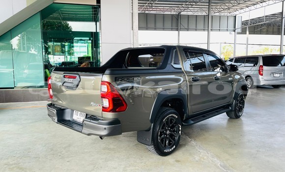 Buy Used Toyota Hiluxe Revo Brown Car in Bangkok in Bangkok Buy Used Toyota Hiluxe Revo Brown Car in Bangkok in Bangkok