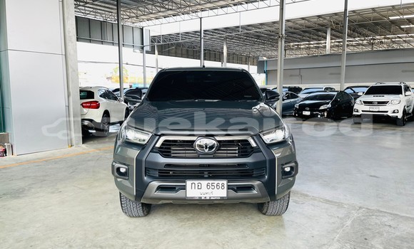 Buy Used Toyota Hiluxe Revo Brown Car in Bangkok in Bangkok Buy Used Toyota Hiluxe Revo Brown Car in Bangkok in Bangkok