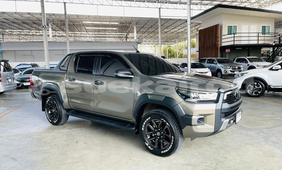 Buy Used Toyota Hiluxe Revo Brown Car in Bangkok in Bangkok Buy Used Toyota Hiluxe Revo Brown Car in Bangkok in Bangkok