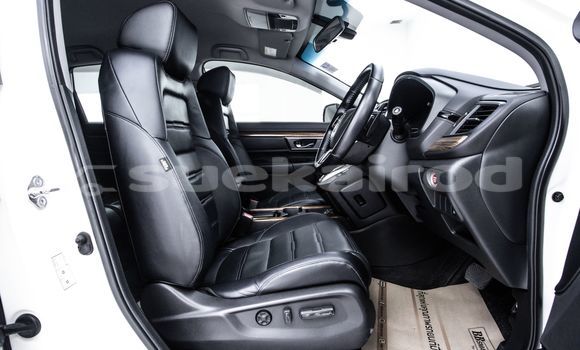 Buy Used Honda CR-V White Car in Bangkok in Bangkok Buy Used Honda CR-V White Car in Bangkok in Bangkok