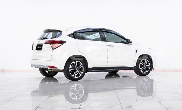 ซื้อ รถมือสอง Honda HR-V ขาว รถยนต์ ใน %{เมือง} ใน นนทบุรี ซื้อ รถมือสอง Honda HR-V ขาว รถยนต์ ใน %{เมือง} ใน นนทบุรี