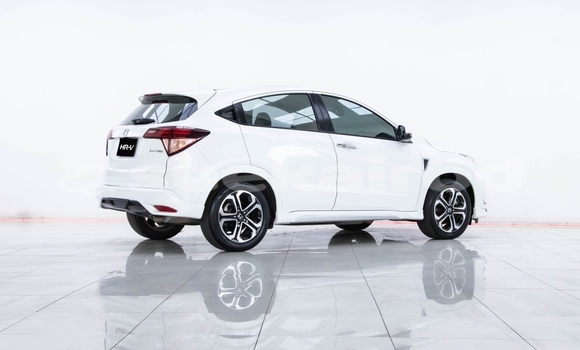 Buy Used Honda HR-V White Car in Nonthaburi in Nonthaburi Buy Used Honda HR-V White Car in Nonthaburi in Nonthaburi