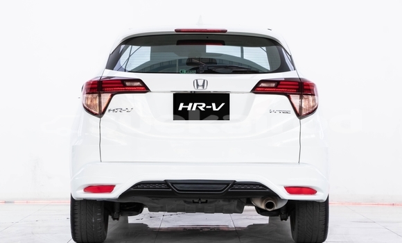 Buy Used Honda HR-V White Car in Nonthaburi in Nonthaburi Buy Used Honda HR-V White Car in Nonthaburi in Nonthaburi