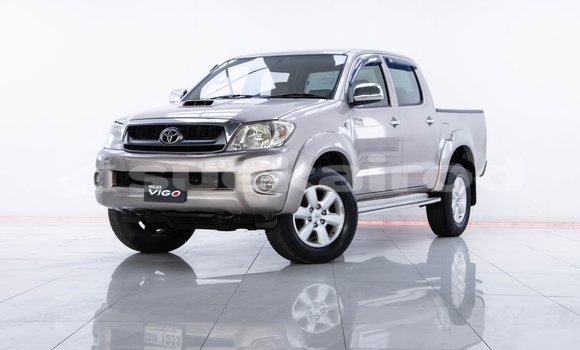 Buy Used Toyota Vigo Green Car in Nonthaburi in Nonthaburi Buy Used Toyota Vigo Green Car in Nonthaburi in Nonthaburi