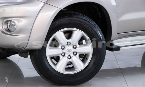 Buy Used Toyota Vigo Green Car in Nonthaburi in Nonthaburi Buy Used Toyota Vigo Green Car in Nonthaburi in Nonthaburi