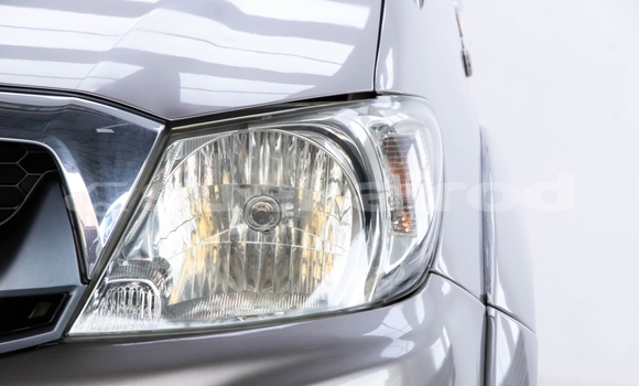 Buy Used Toyota Vigo Green Car in Nonthaburi in Nonthaburi Buy Used Toyota Vigo Green Car in Nonthaburi in Nonthaburi