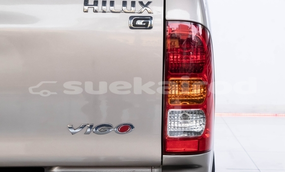 Buy Used Toyota Vigo Green Car in Nonthaburi in Nonthaburi Buy Used Toyota Vigo Green Car in Nonthaburi in Nonthaburi