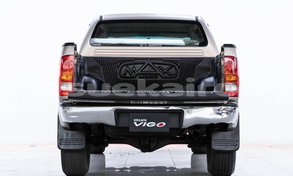 Buy Used Toyota Vigo Green Car in Nonthaburi in Nonthaburi Buy Used Toyota Vigo Green Car in Nonthaburi in Nonthaburi