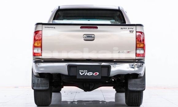 Buy Used Toyota Vigo Green Car in Nonthaburi in Nonthaburi Buy Used Toyota Vigo Green Car in Nonthaburi in Nonthaburi