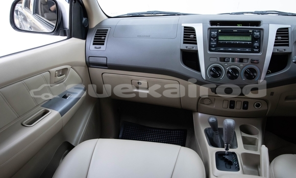 Buy Used Toyota Vigo Green Car in Nonthaburi in Nonthaburi Buy Used Toyota Vigo Green Car in Nonthaburi in Nonthaburi