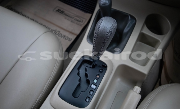 Buy Used Toyota Vigo Green Car in Nonthaburi in Nonthaburi Buy Used Toyota Vigo Green Car in Nonthaburi in Nonthaburi