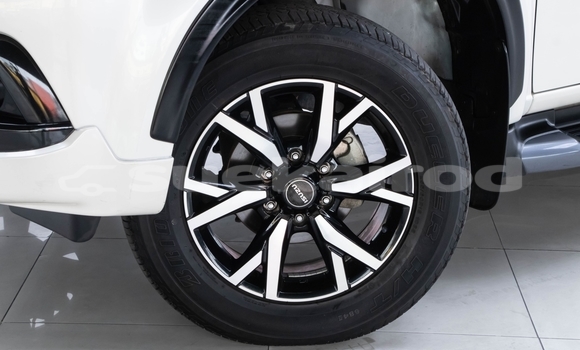 Buy Used Isuzu MU-X White Car in Nonthaburi in Nonthaburi Buy Used Isuzu MU-X White Car in Nonthaburi in Nonthaburi