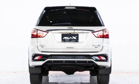 Buy Used Isuzu MU-X White Car in Nonthaburi in Nonthaburi Buy Used Isuzu MU-X White Car in Nonthaburi in Nonthaburi