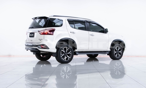 Buy Used Isuzu MU-X White Car in Nonthaburi in Nonthaburi Buy Used Isuzu MU-X White Car in Nonthaburi in Nonthaburi