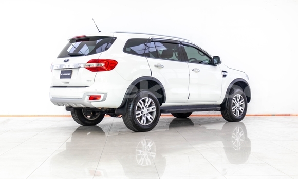 Buy Used Ford Everest White Car in Bangkok in Bangkok Buy Used Ford Everest White Car in Bangkok in Bangkok
