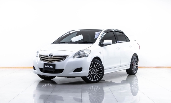 ซื้อ รถมือสอง Toyota Vios ขาว รถยนต์ ใน %{เมือง} ใน สมุทรสาคร