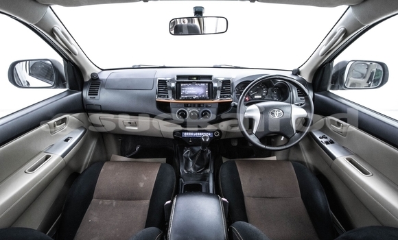 Buy Used Toyota Hiluxe VIGO White Car in Samut Sakhon in Samut Sakhon Buy Used Toyota Hiluxe VIGO White Car in Samut Sakhon in Samut Sakhon