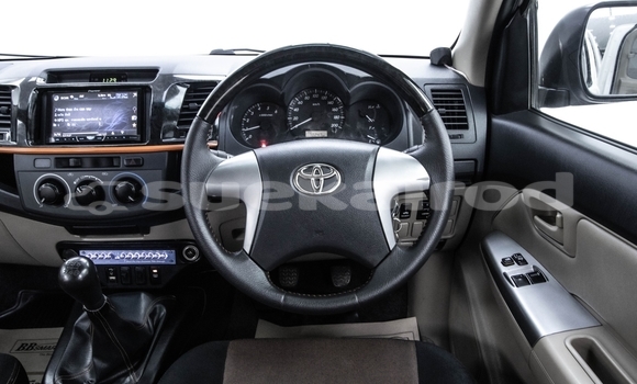 Buy Used Toyota Hiluxe VIGO White Car in Samut Sakhon in Samut Sakhon Buy Used Toyota Hiluxe VIGO White Car in Samut Sakhon in Samut Sakhon