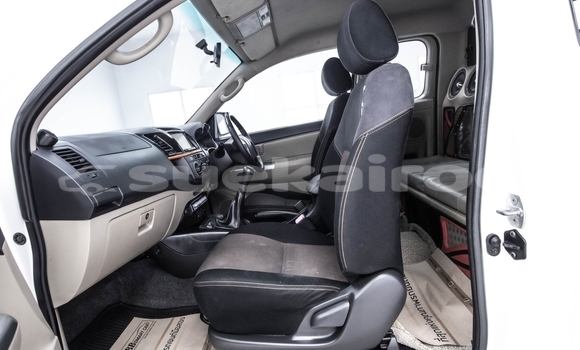 Buy Used Toyota Hiluxe VIGO White Car in Samut Sakhon in Samut Sakhon Buy Used Toyota Hiluxe VIGO White Car in Samut Sakhon in Samut Sakhon