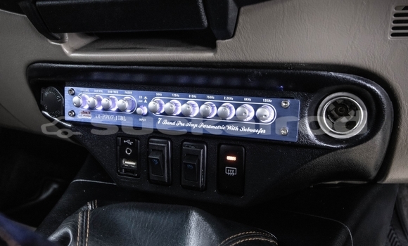 Buy Used Toyota Hiluxe VIGO White Car in Samut Sakhon in Samut Sakhon Buy Used Toyota Hiluxe VIGO White Car in Samut Sakhon in Samut Sakhon