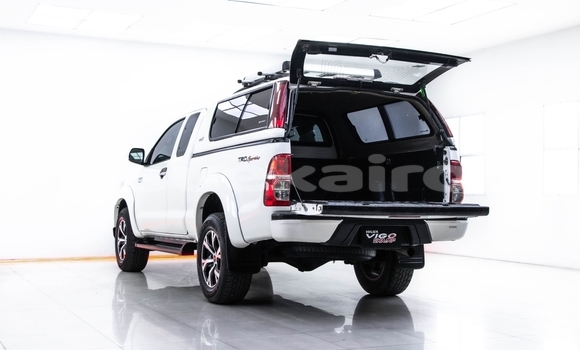 Buy Used Toyota Hiluxe VIGO White Car in Samut Sakhon in Samut Sakhon Buy Used Toyota Hiluxe VIGO White Car in Samut Sakhon in Samut Sakhon