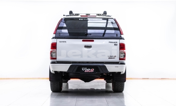 Buy Used Toyota Hiluxe VIGO White Car in Samut Sakhon in Samut Sakhon Buy Used Toyota Hiluxe VIGO White Car in Samut Sakhon in Samut Sakhon