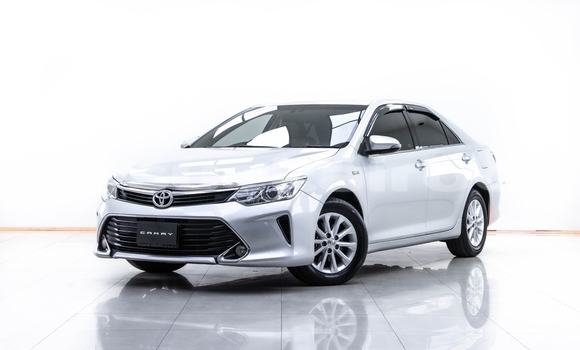 ซื้อ รถมือสอง Toyota Camry อื่น ๆ รถยนต์ ใน %{เมือง} ใน สมุทรสาคร